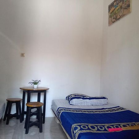 Hotel Kost Backpacker Sidoarjo Exterior foto