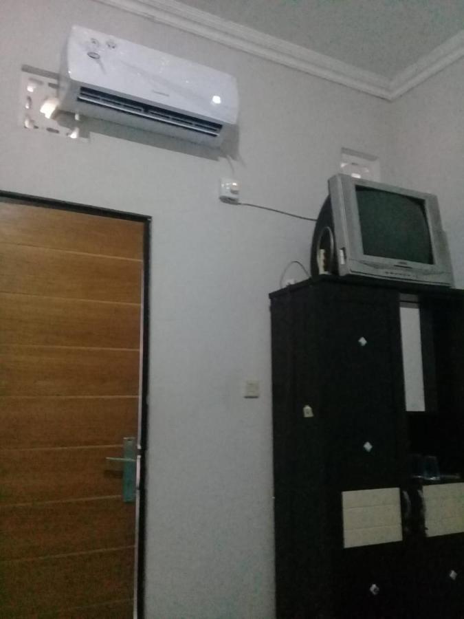 Hotel Kost Backpacker Sidoarjo Exterior foto