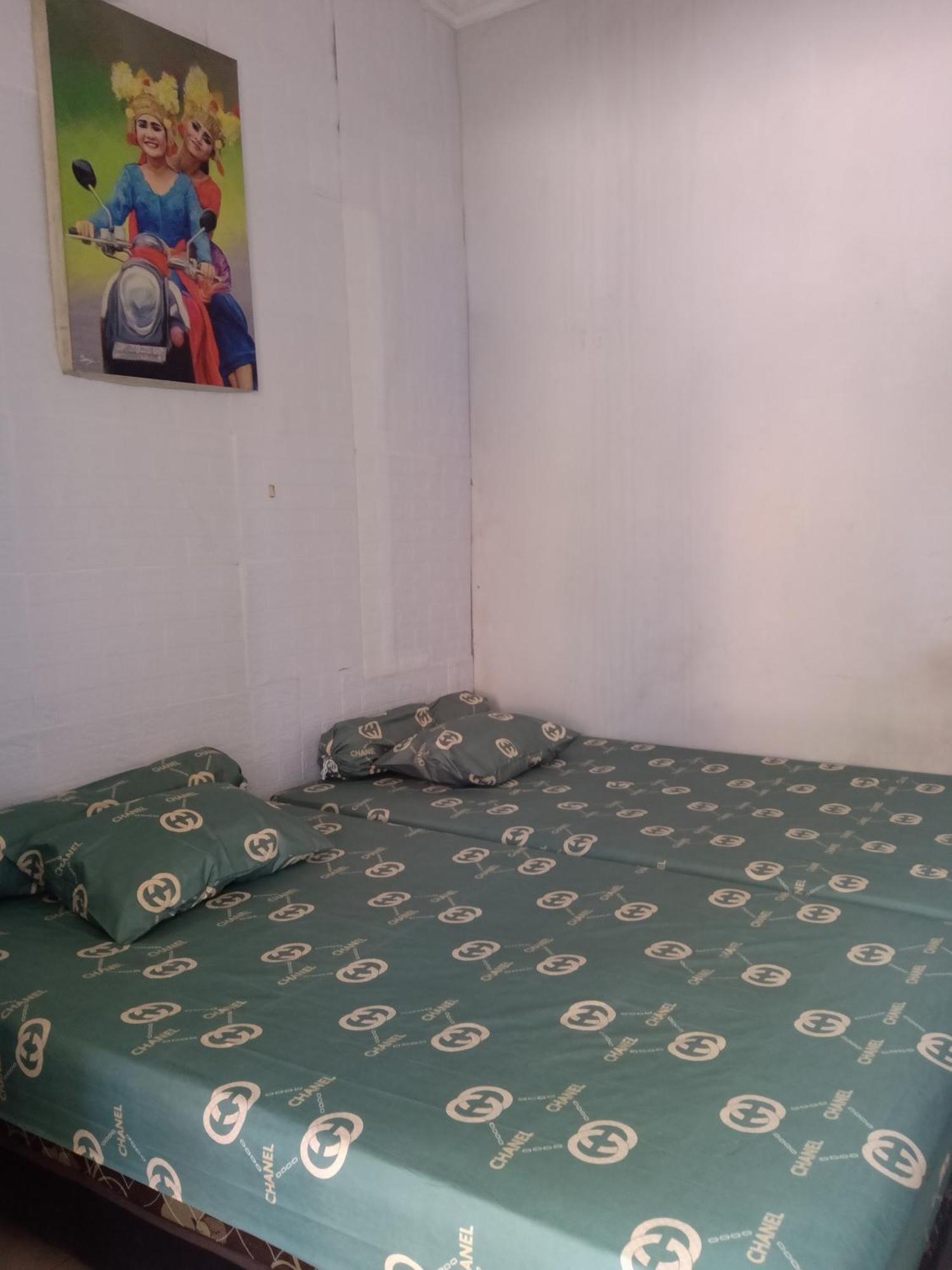 Hotel Kost Backpacker Sidoarjo Exterior foto