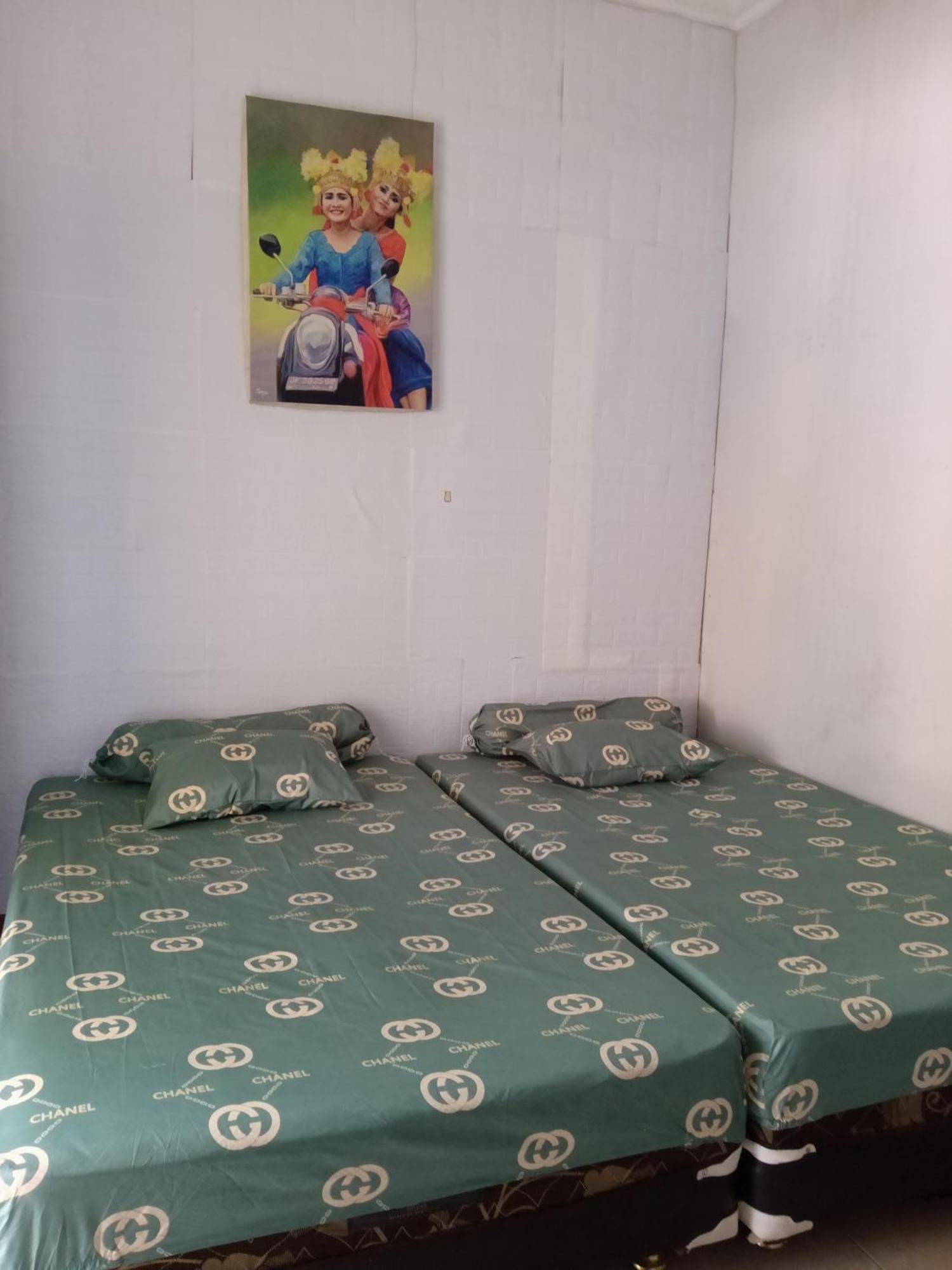 Hotel Kost Backpacker Sidoarjo Exterior foto