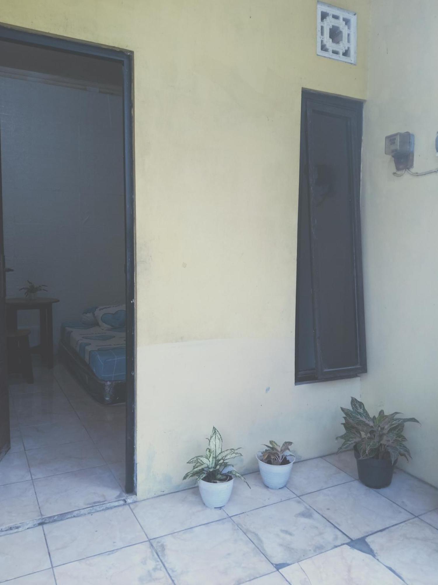 Hotel Kost Backpacker Sidoarjo Exterior foto