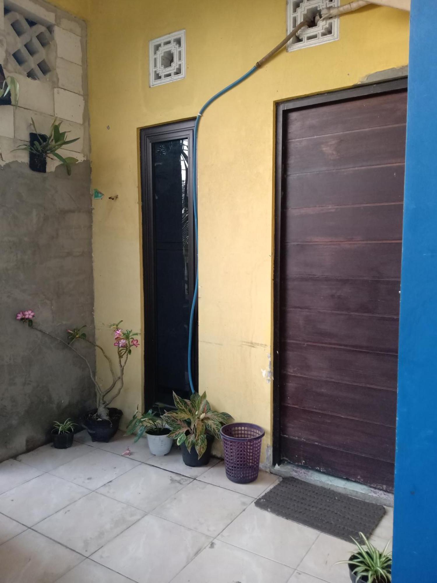 Hotel Kost Backpacker Sidoarjo Exterior foto
