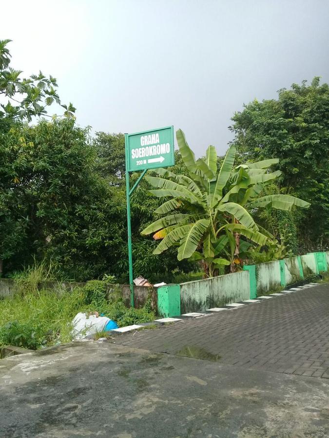 Hotel Kost Backpacker Sidoarjo Exterior foto